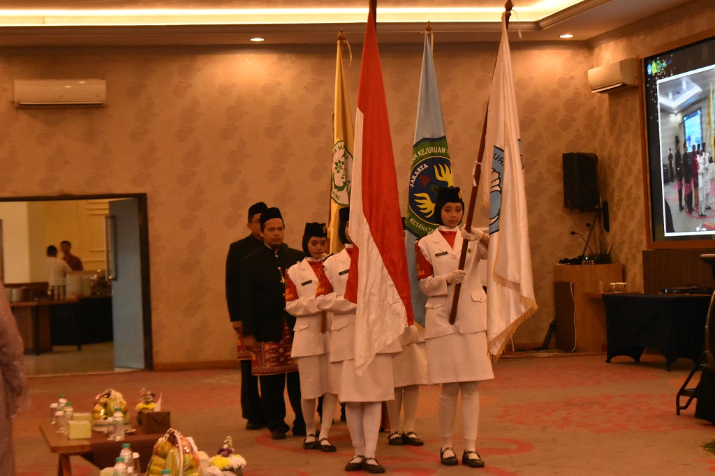 wisuda-farmasi-tkj-dkv